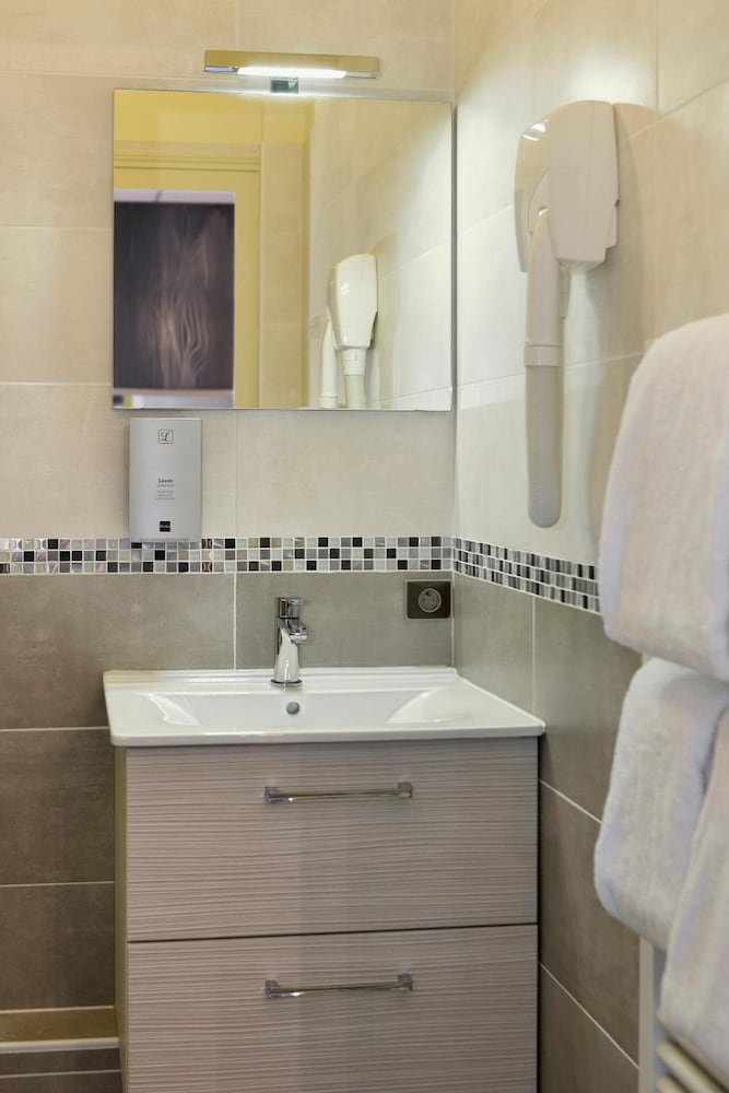 HOTEL LE SAINT FLORENT 30/30