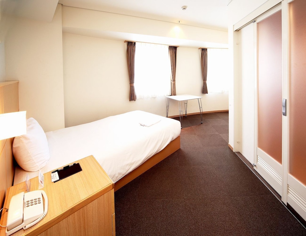 Hotel Sun Plaza Sakai 9/83