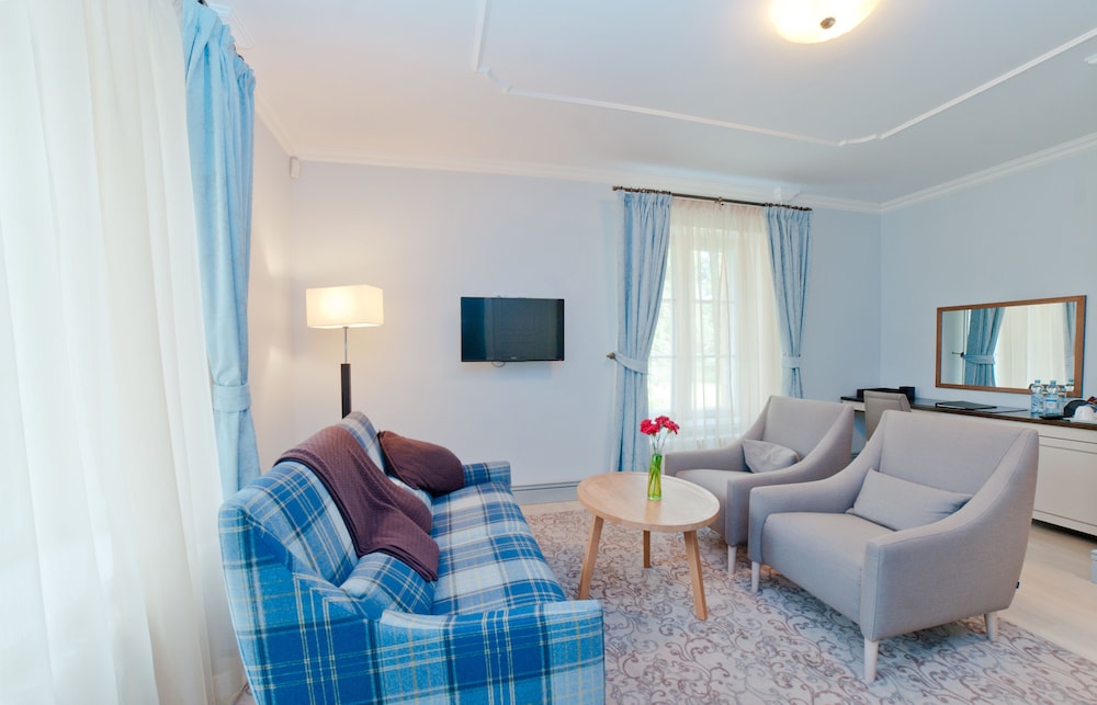 Hämeenkylä Manor 30/50