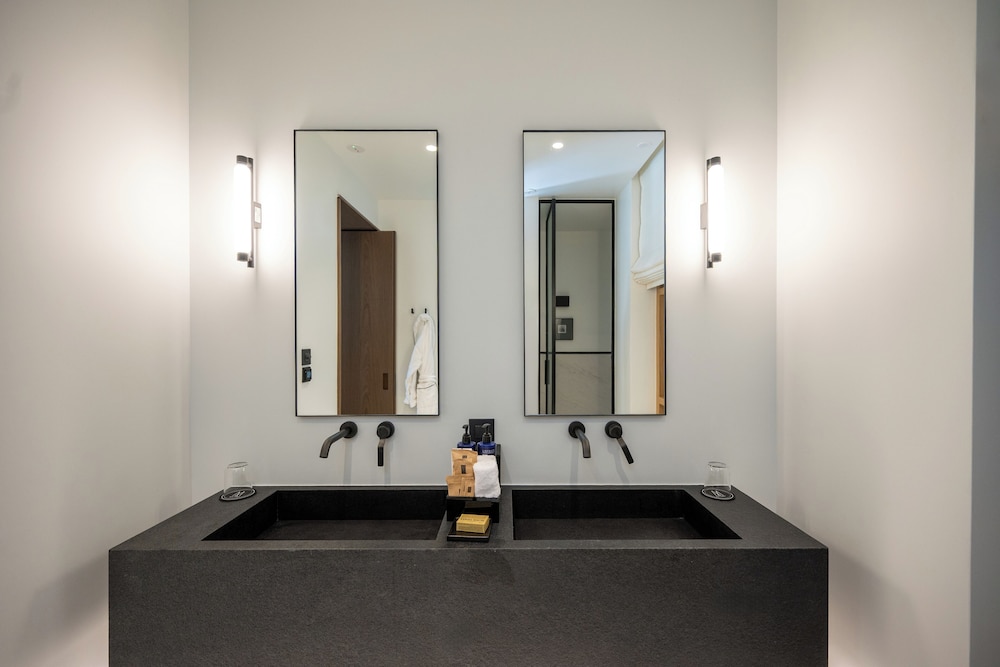 جناح تنفيذي بسرير كينج وسريرين منفصلين، Athens Capital Suites-MGallery Collection 6/11