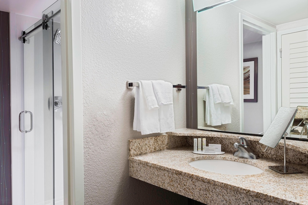 Courtyard By Marriott Sarasota Bradenton Airport 12/42