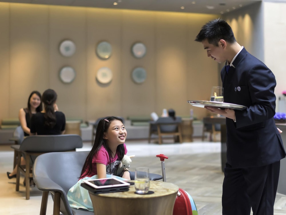 NOVOTEL SHANGHAI CLOVER 11/73