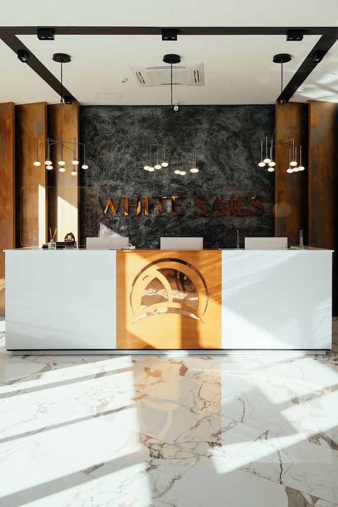 White Sails Residential Hotel 9/57
