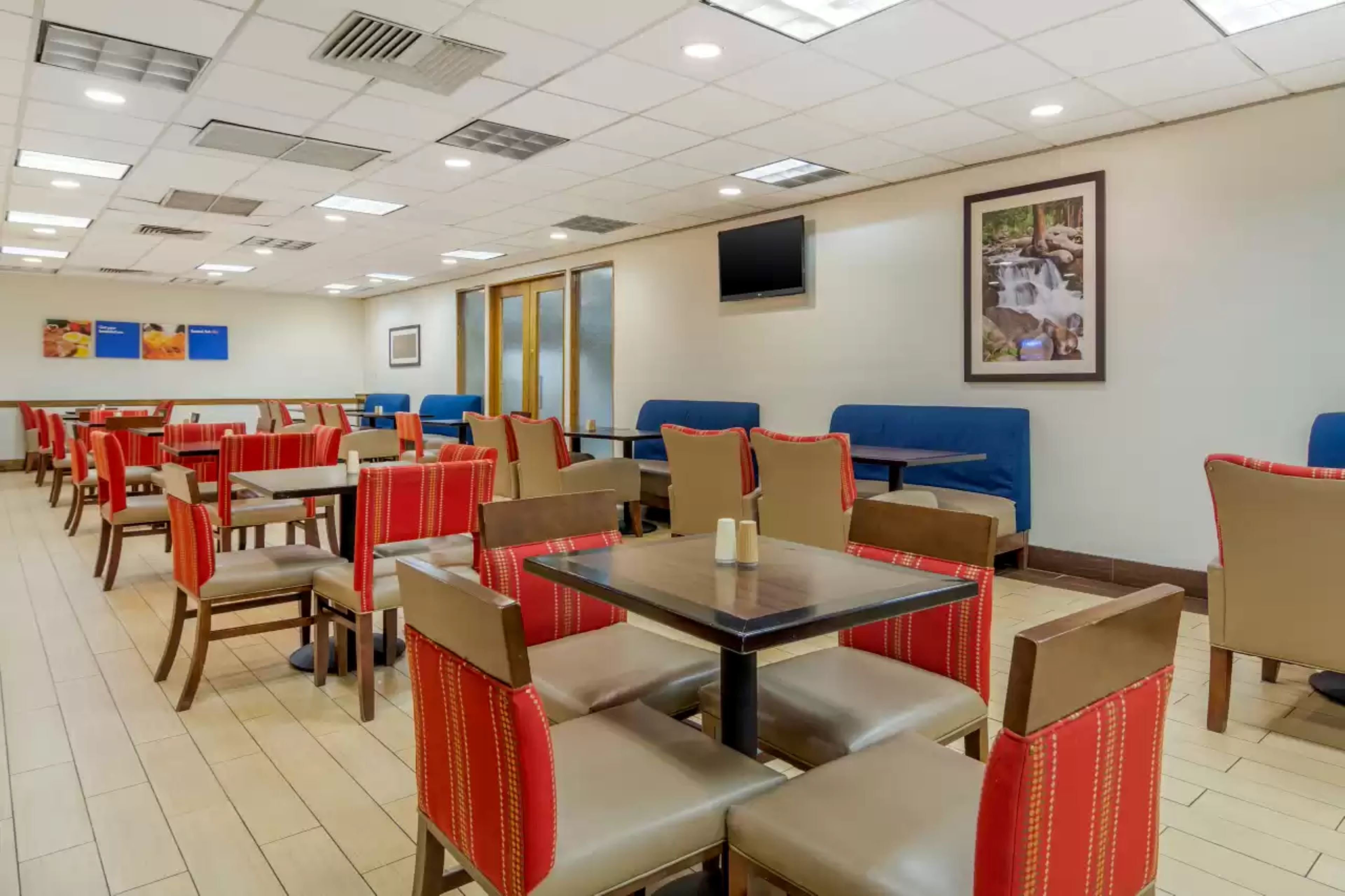 Holiday Inn Express Denver Central - North 49/64