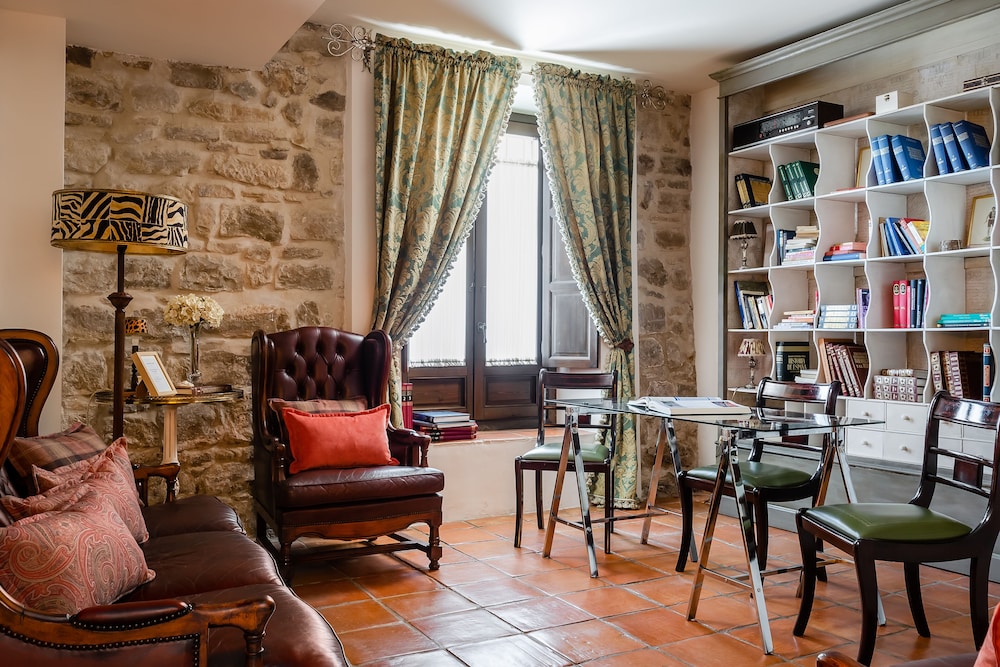 La Casona del Arco 45/60