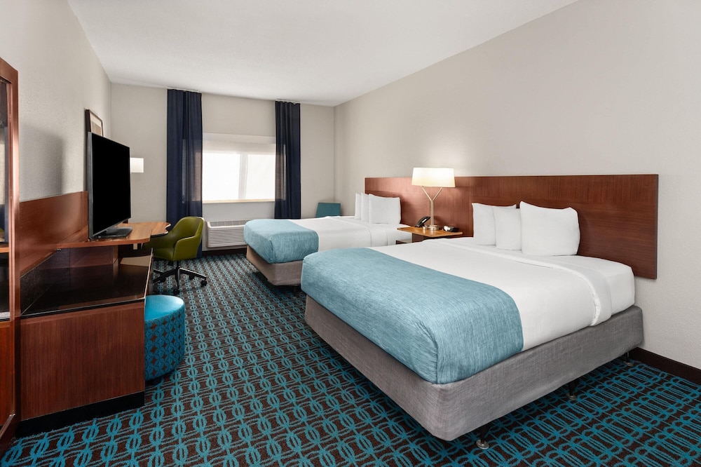 Wingate by Wyndham Oshkosh 22/51