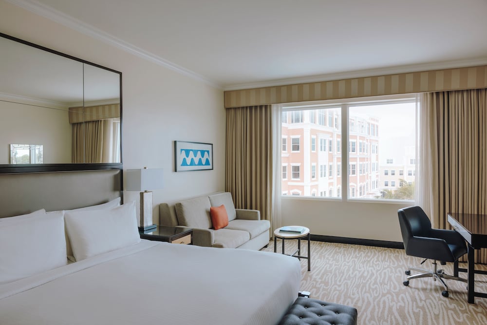 Fairmont Gold, King Bed