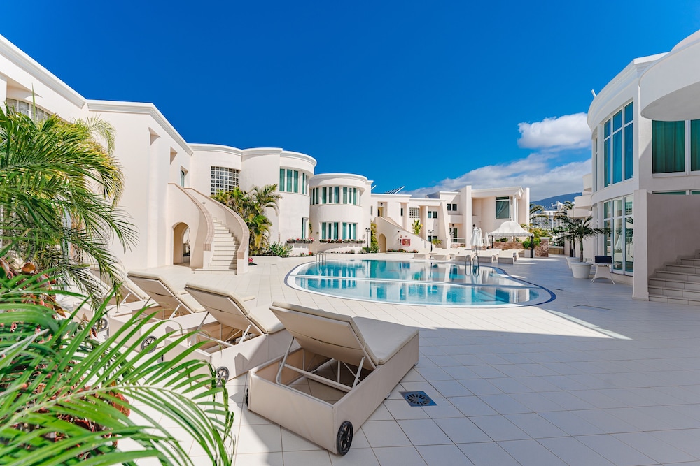Flamingo Suites 41/50