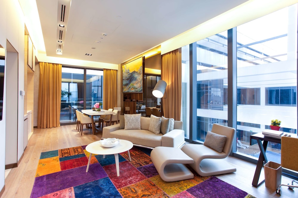 One Farrer Hotel 45/69