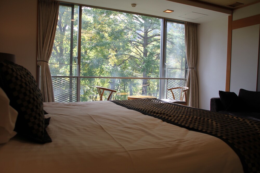 2 BEDROOMS, TRIPLE, DOUBLE OR TWIN BED, MOUNTAIN VIEW, LIVING AREA, KITCHEN