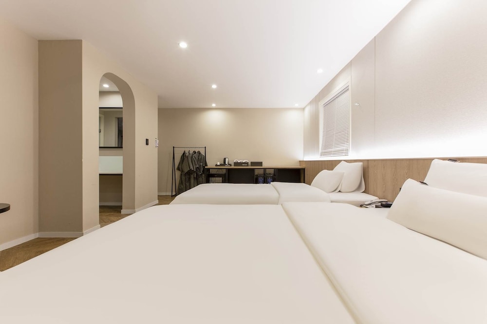 Hotel Tomgi 15/99
