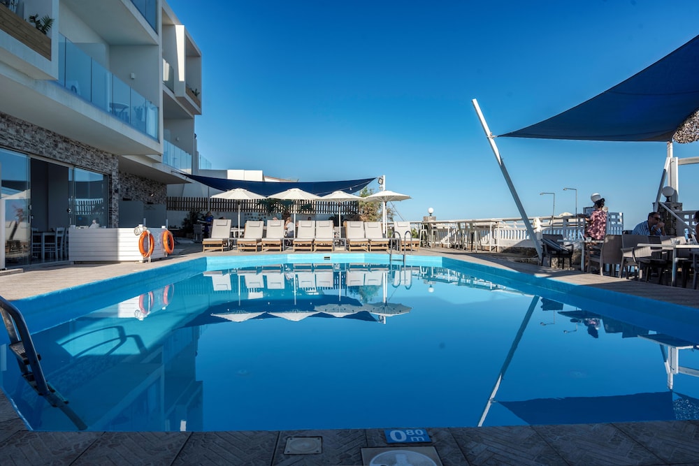 Sunset Beach Hotel 24/50