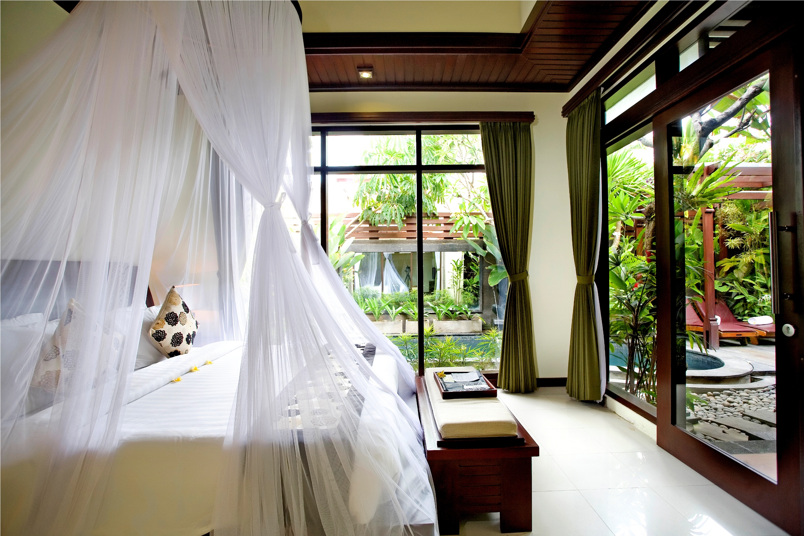 2 Bedrooms, Pool, Villa