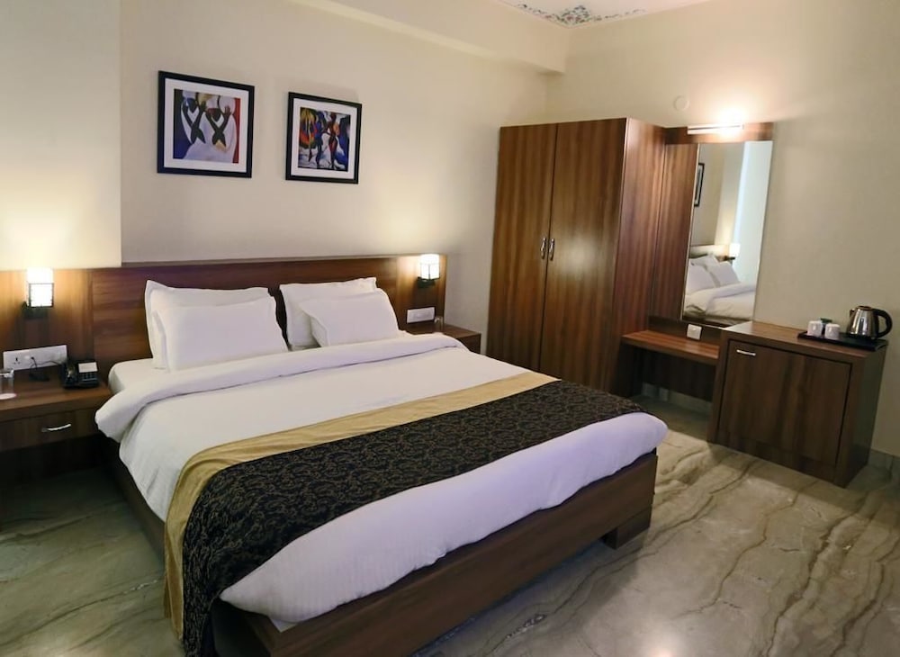 Regenta Central Mewargarh 13/43