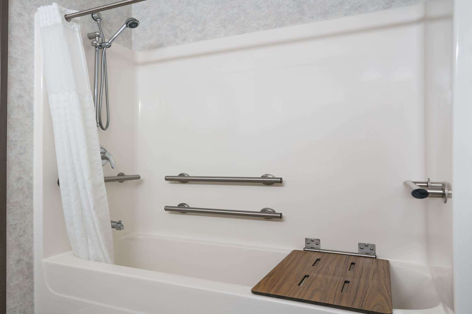 Days Inn by Wyndham Fargo/Casselton 26/26