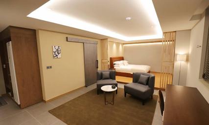 Maple, Suite