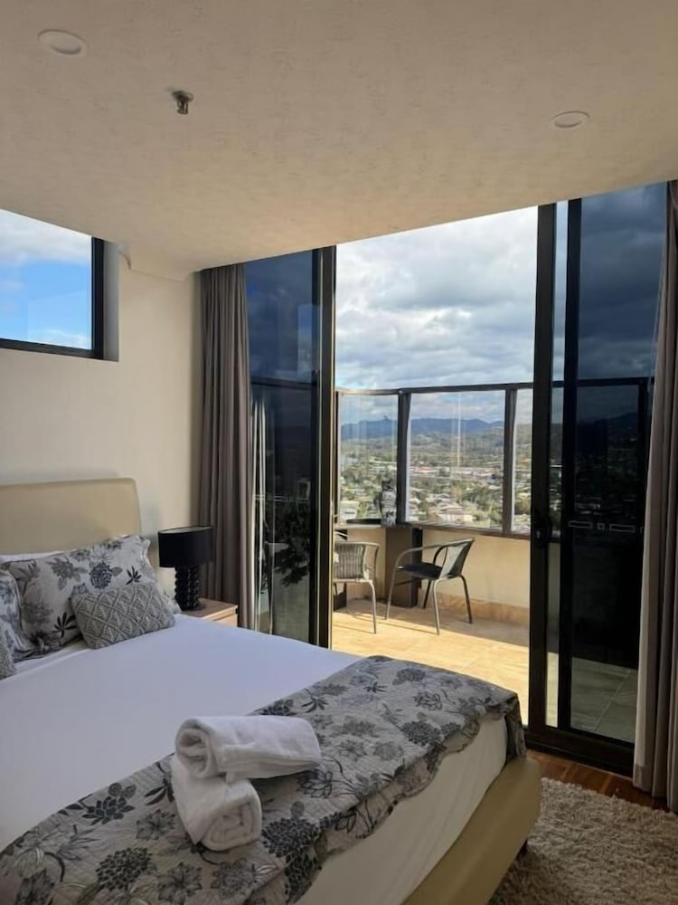 3 Bedrooms, Apartment, 2 Queen and Twin Beds, Beach Front