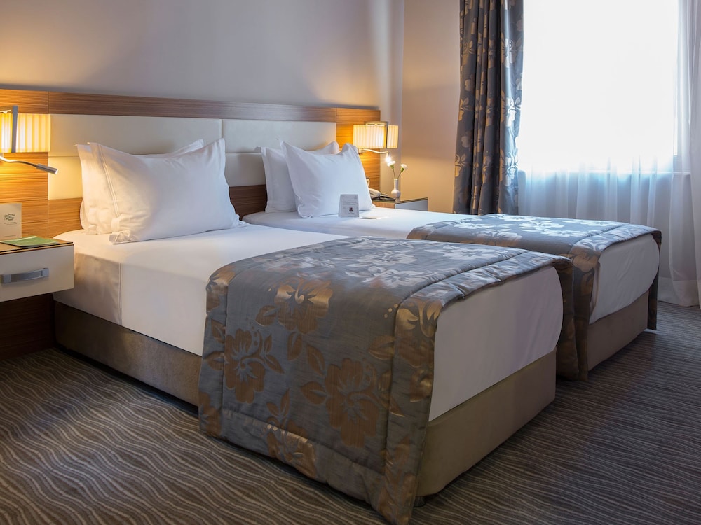 YASMAK COMFORT HOTEL 7/32
