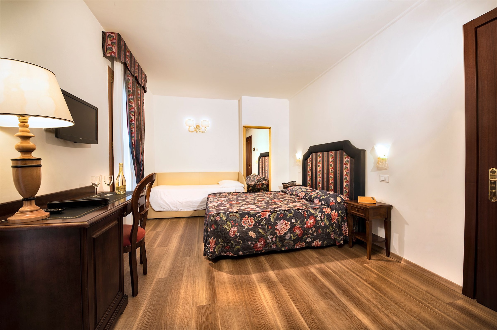 غرفة كلاسيكية ثلاثية بثلاثة أسرّة، Hotel Giardinetto 3/6