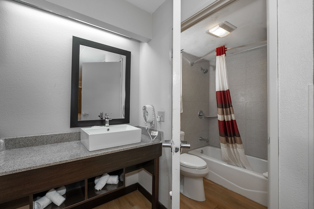 Red Roof Inn Mt Laurel 8/20