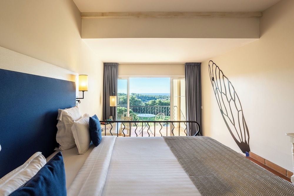 غرفة ديلوكس بسريرين منفصلين، Le Fregate Provence 2/7