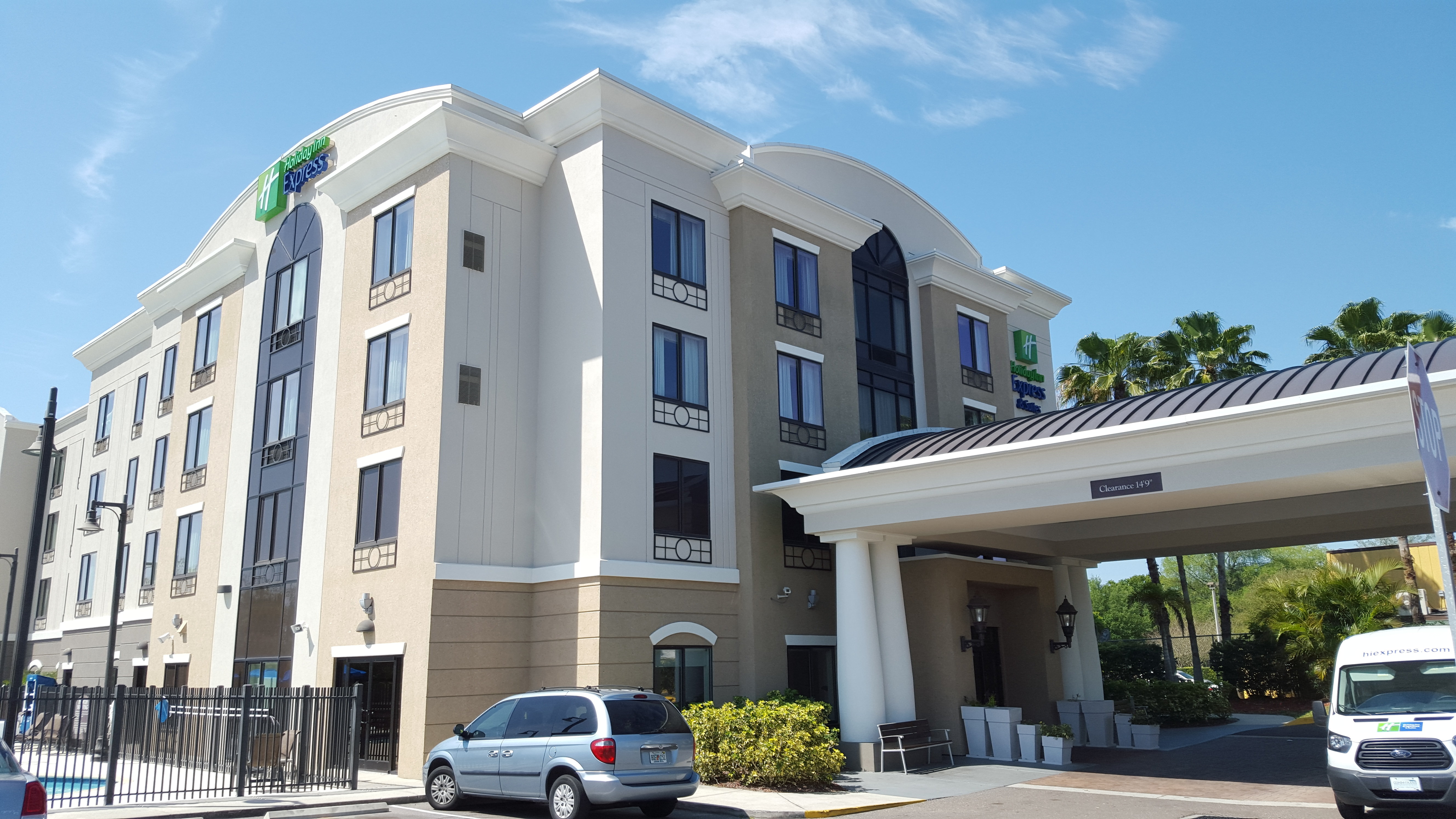 Holiday Inn Express Hotel Suites Tampa Usf Busch Gardens 68/70