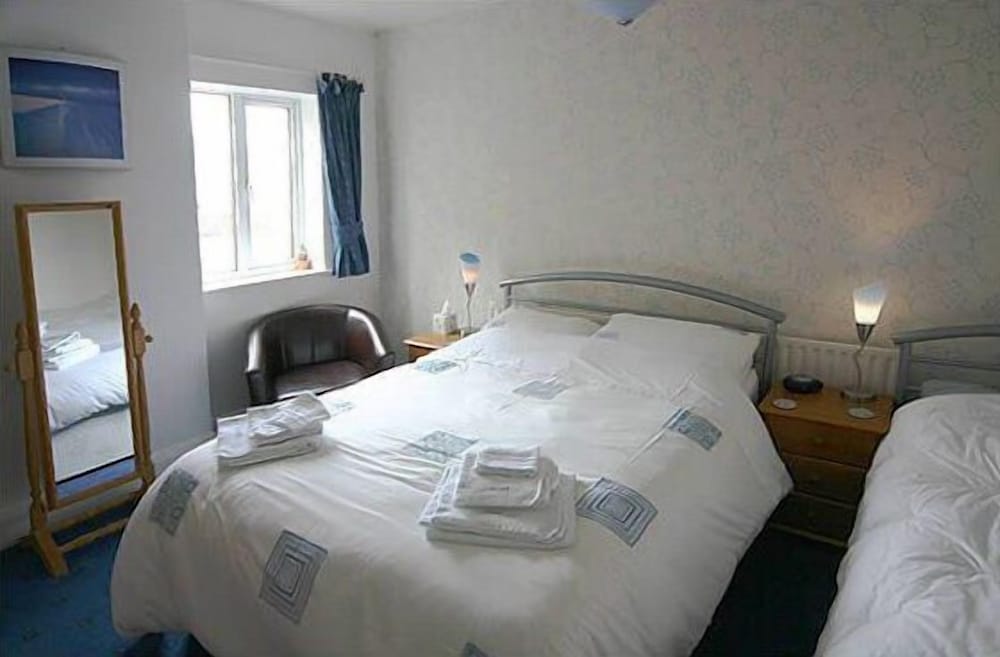 Lyndsay Guest House 10/50