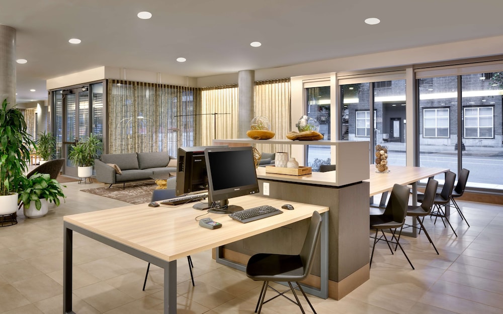 Hyatt House Portland/Downtown 61/66