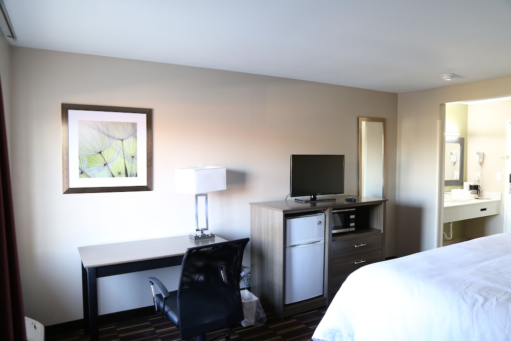Baymont By Wyndham Plano 8/30