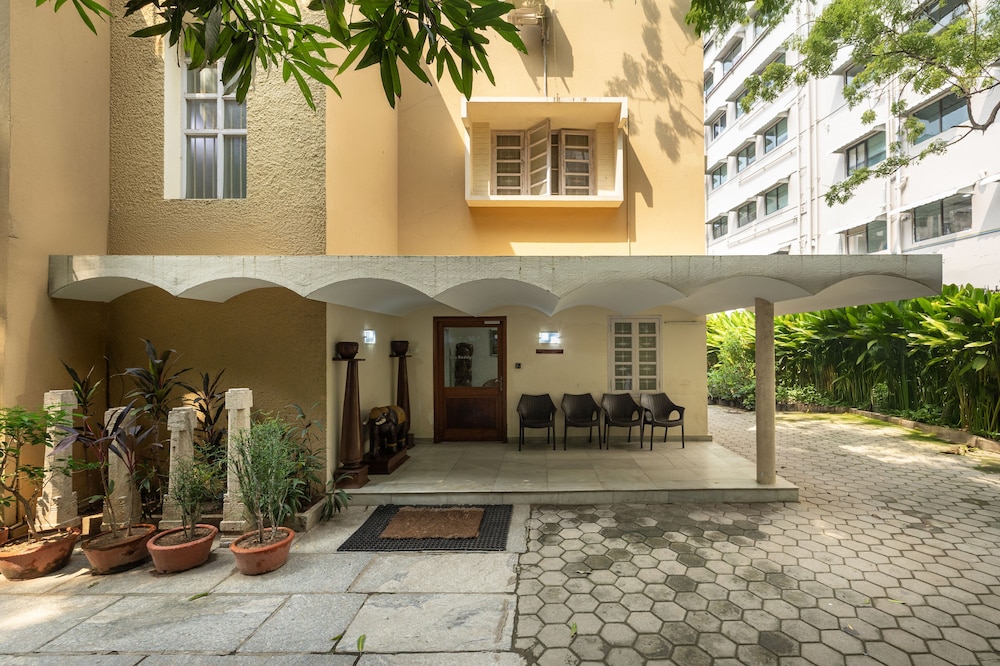 HANU REDDY RESIDENCES - WALLACE GARDEN 47/50