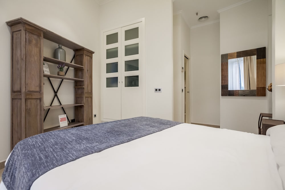 Welldone Cathedral Suites 11/50