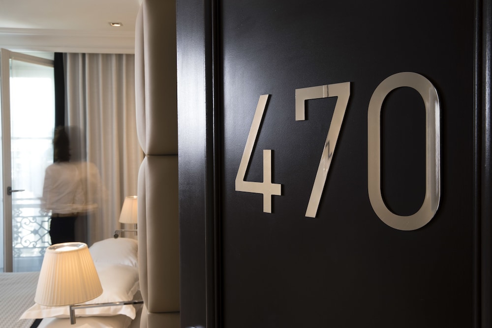 Hotel R de Paris 28/64