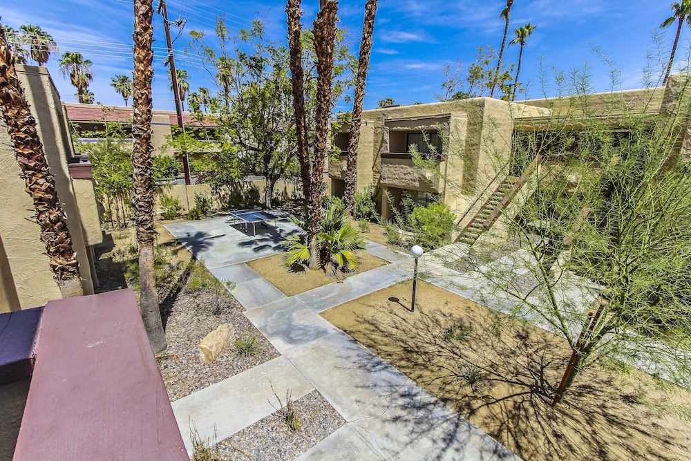 Desert Vacation Villas 5/27