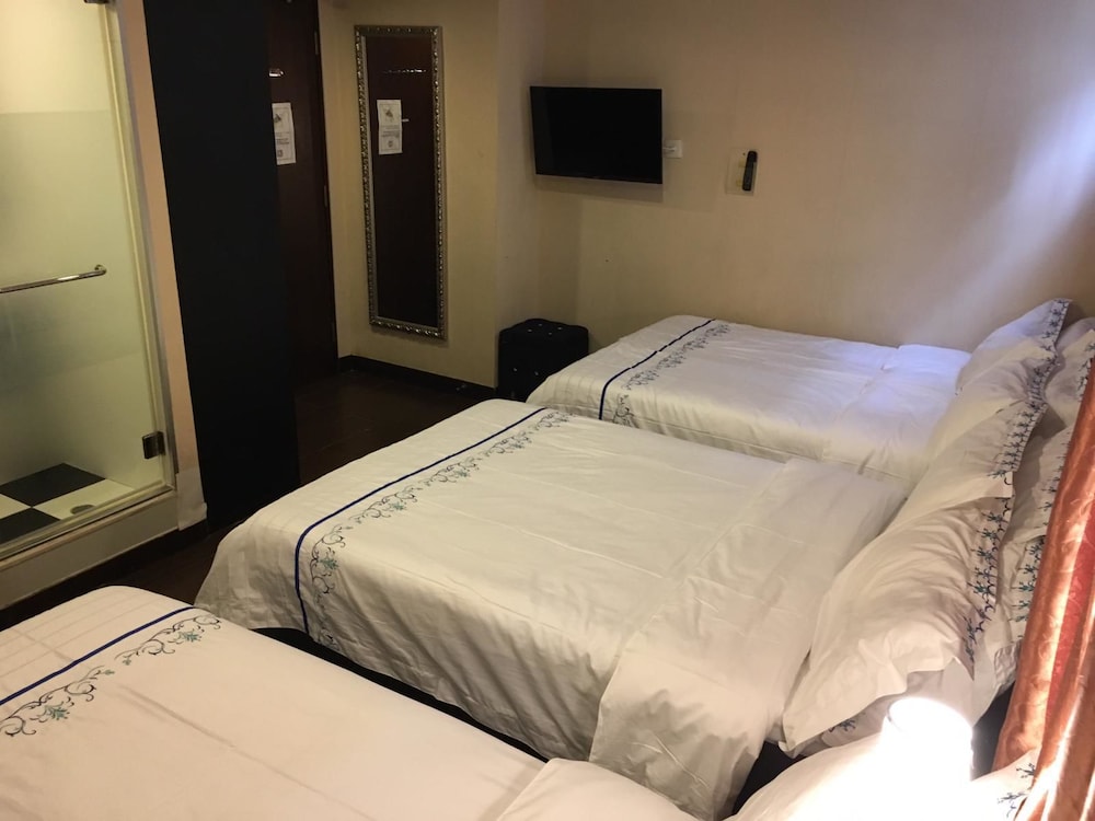 California Hotel 17/50
