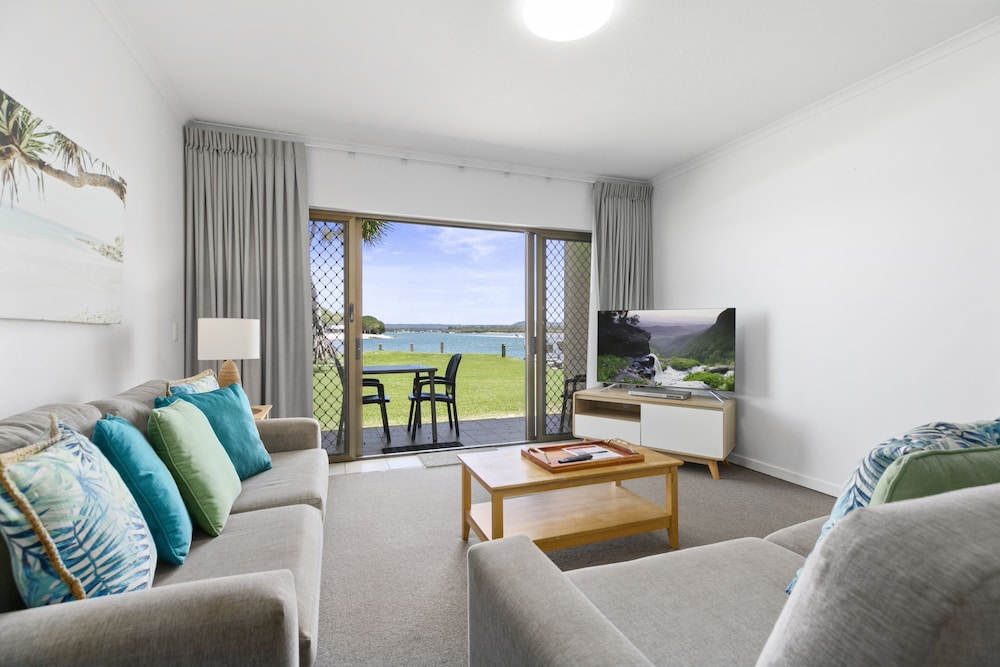 CULGOA POINT BEACH RESORT 48/72