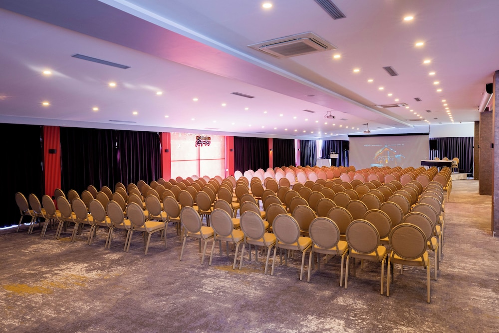 Karpalas City Hotel & Spa 65/70