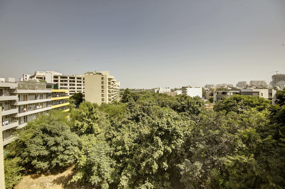 Saltstayz Corporate Suites – Golf Course Road 46/50