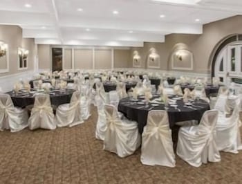 Ramada by Wyndham Fresno North 23/43