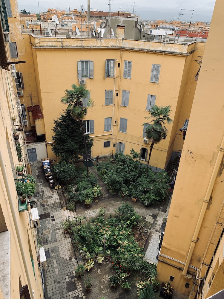 Lele Rooms San Lorenzo 5/50