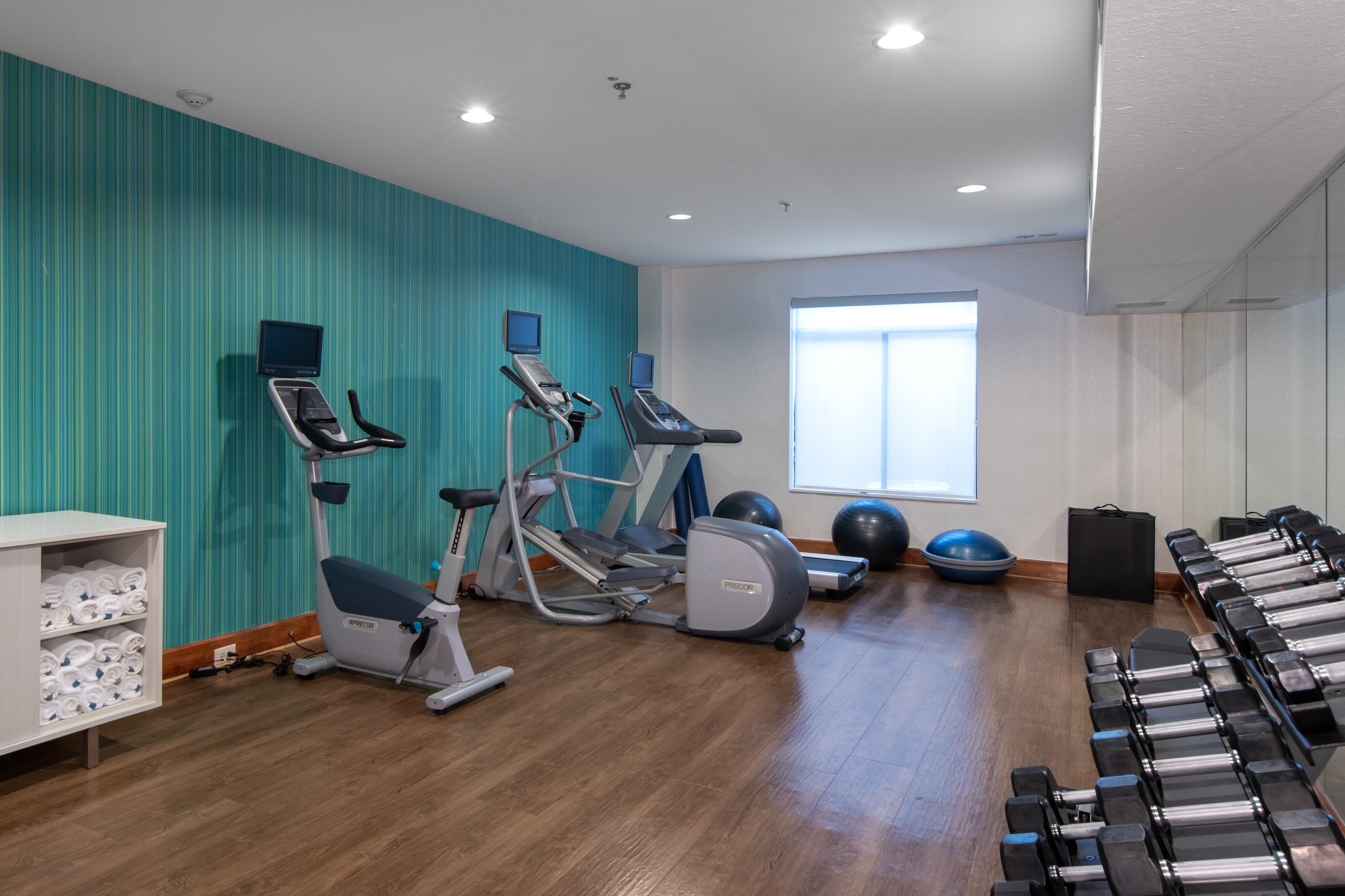 Holiday Inn Express Hotel And Suites Arlington I 20 Parks Mall 45/69