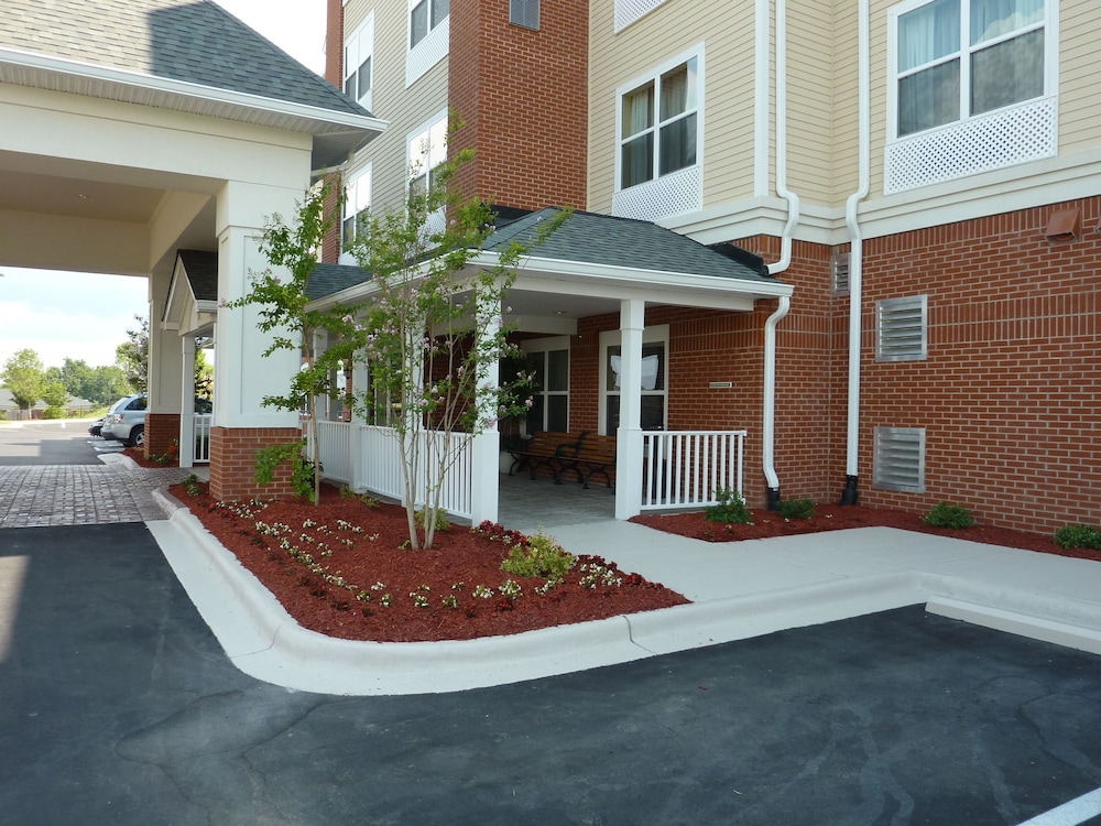 Comfort Inn & Suites Concord (Kannapolis) 3/51
