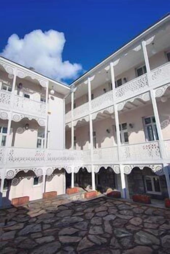 Kar-s Hotel 1/50