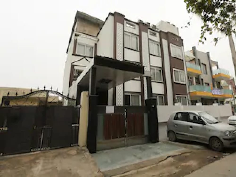 Oyo 11451 Hotel Auston 15/16