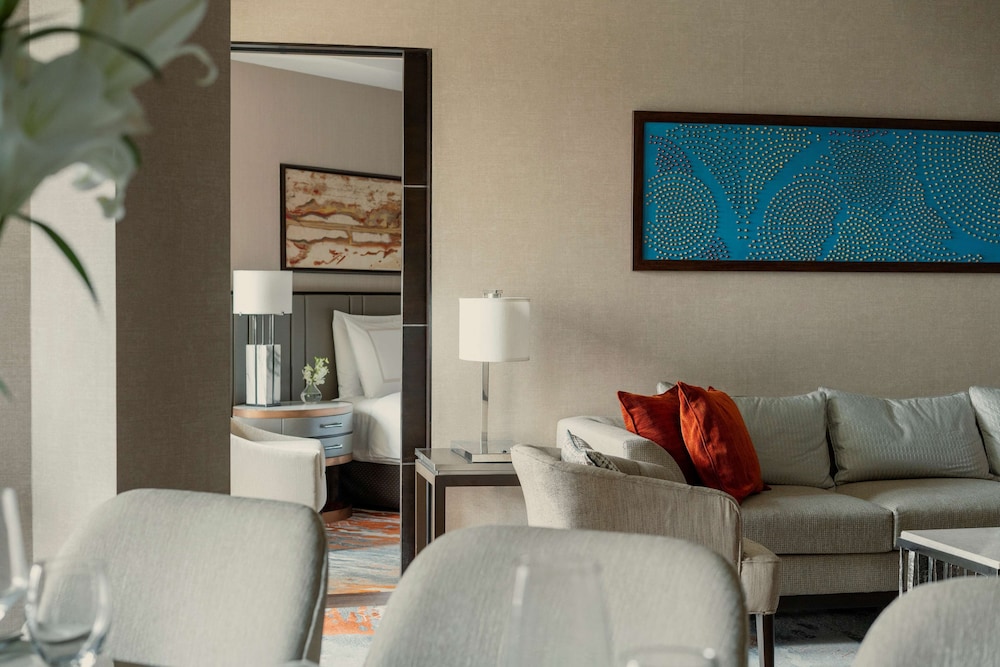 Shangri La Eros New Delhi Hotel 47/72