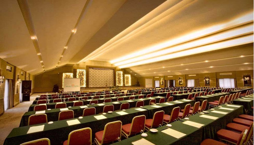 Palace Hotel Cipanas 29/39