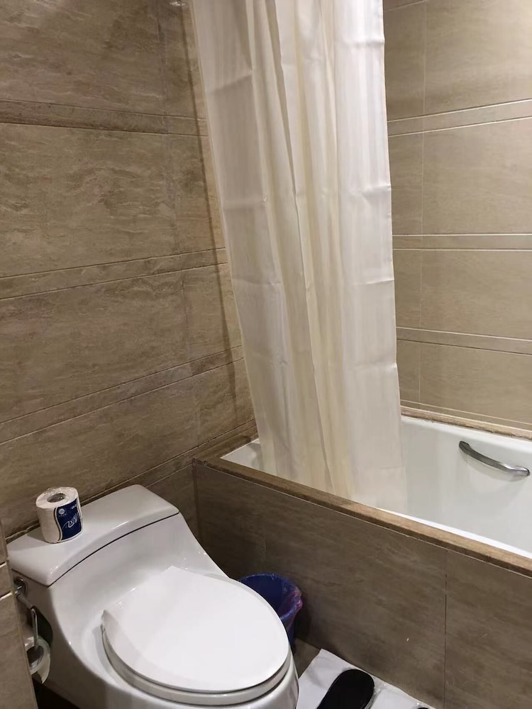 Shanghai ZiYuan Service Apartment 60/61