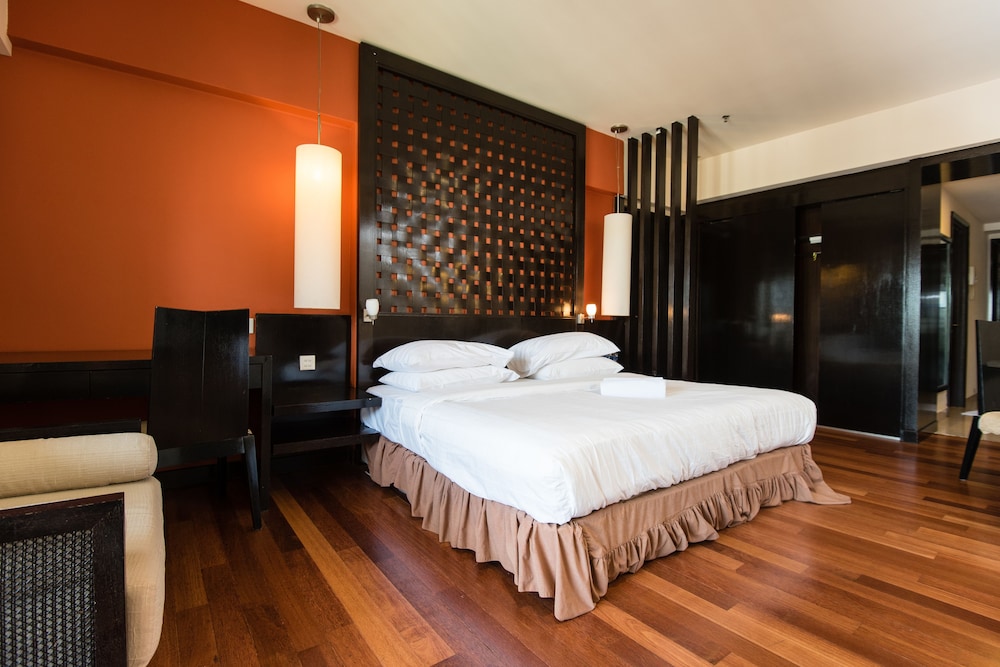 W Studio Resort Suites At Pyramid Tower 9/37