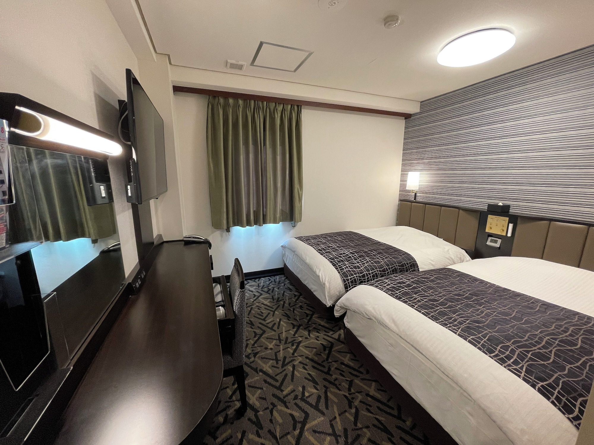RENOVATED, TWIN BEDS, UNIT BATH