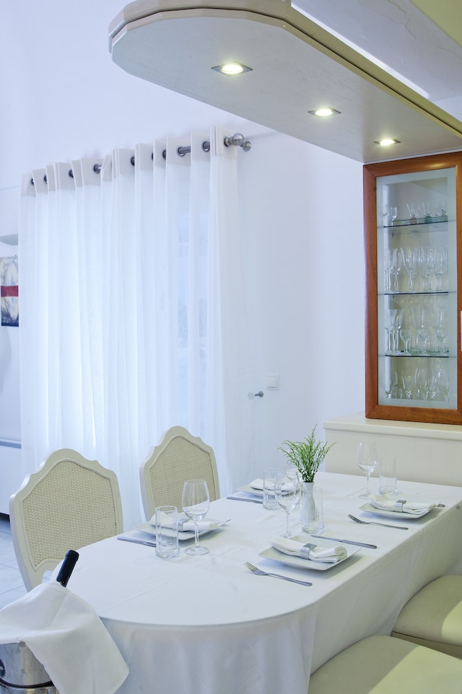 La Maison Luxurious Living 23/32