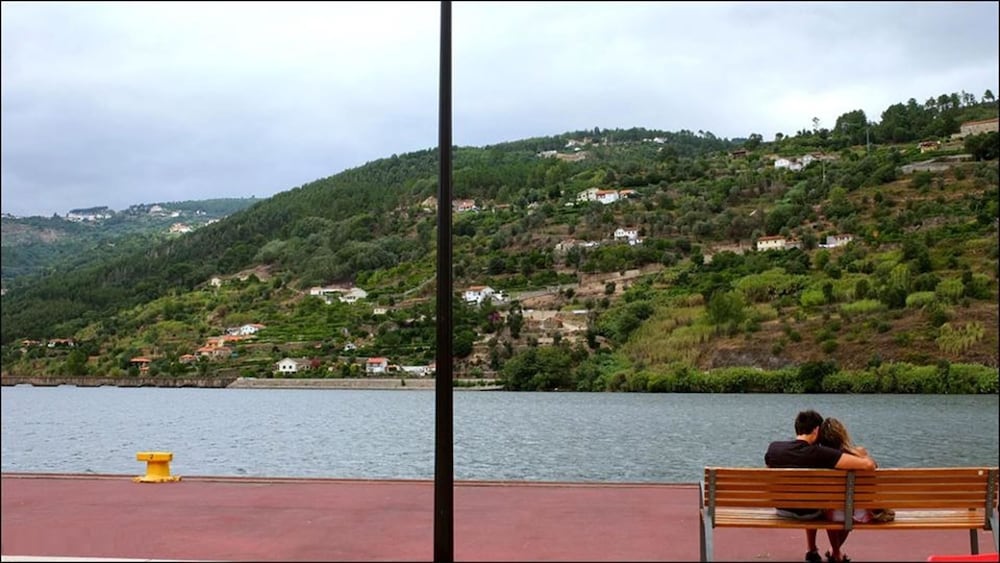 Douro Park Hotel 72/75
